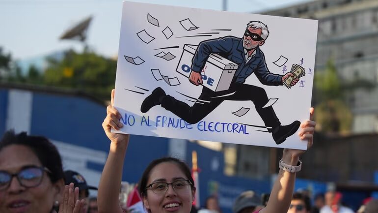 Lima Protesters Denounce Electoral Fraud — Peru 2026